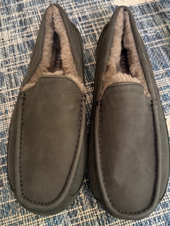 NWOB UGG Ascot Leather Moccasin Slipper Black Men\'s Size 10 EEE main image 4